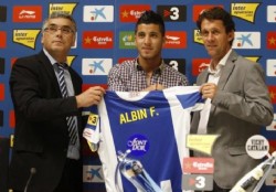El Espanyol present� a Albin