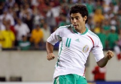 Arsenal niega permiso a Vela