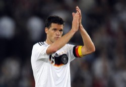Ballack se niega a despedida ante Brasil
