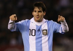 Con gol de Messi, Argentina golea a Albania