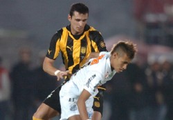 La fe en Pe�arol tiene su precio; Santos es favorito