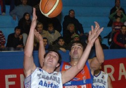 Tabar� cada vez m�s cerca de primera