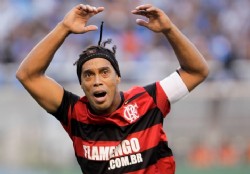 Ronaldinho, feliz por ser goleador