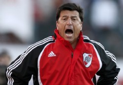 Passarella viajar� para negociar a Lamela