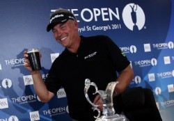 Clarke conquista su primer grande