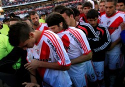La fusin en suspenso tras las crticas