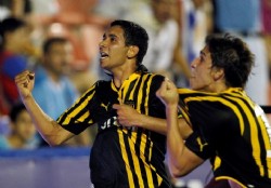 Pe�arol le gan� 2 a 0 al Levante