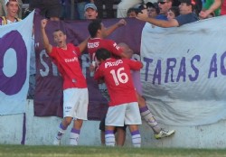El "Pelo" Ort�z llev� de la mano a F�nix