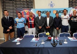Tercera camiseta celeste por Uruguay