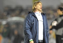 En V�lez est�n que vuelan con el "Tanque"