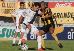 Pe�arol y Danubio van por River; Nacional por despertar