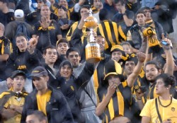 La primera hinchada que tendr� su trofeo
