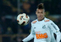 Expulsaron a Neymar y se fue llorando