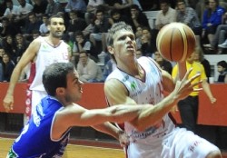 Hebraica tiene doce de nota