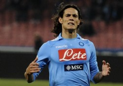 El "Edi" no pudo llevar al Napoli a la victoria