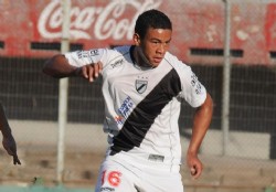 "Seba" Píriz se acerca al Colo Colo