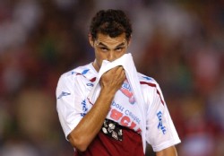 Olimpia se puso duro y dificulta llegada del "Hueso"