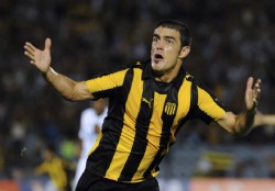Pe�arol sigue arm�ndose: lleg� Aguiar