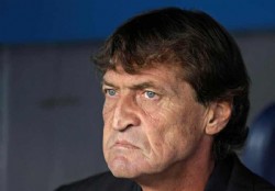 Falcioni renov� contrato por un a�o m�s