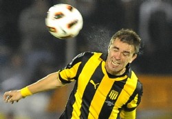 Carlos Valdez en la mira de V�lez