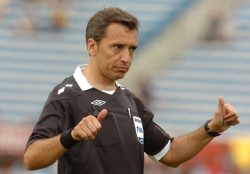 Mart�nez el juez; Larrionda homenajeado