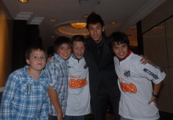 La noche m�gica del f�tbol con Neymar y Tab�rez