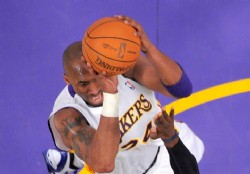 Kobe Bryant gui a los Lakers en una gran victoria clsica