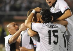Olimpia alcanz la cima al vencer a Flamengo