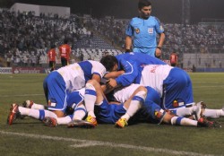 Catlica respira tras vencer agnicamente a Unin Espaola