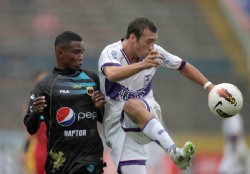 Pintos afuera contra V�lez