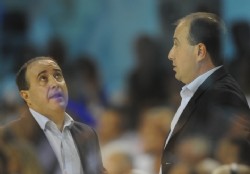 Malv�n ajusta su rotaci�n en defensa para evitar los triples