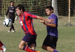 El campe�n no pudo debutar con triunfo