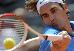 Federer a paso firme