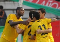 Pe�arol conden� a Rampla