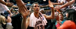 Nash jugar con los Lakers mediante un acuerdo especial