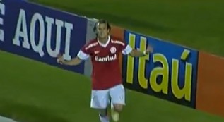 Forl�n hizo dos goles para la victoria del Inter