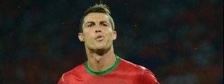 La prensa lusa se reconcilia con un Ronaldo "genial"