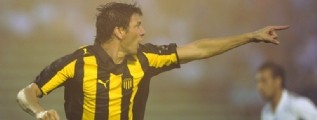 Pe�arol espera meter hoy el golazo