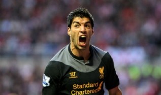 Su�rez rescata al Liverpool
