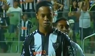 Ronaldinho volvi� a brillar